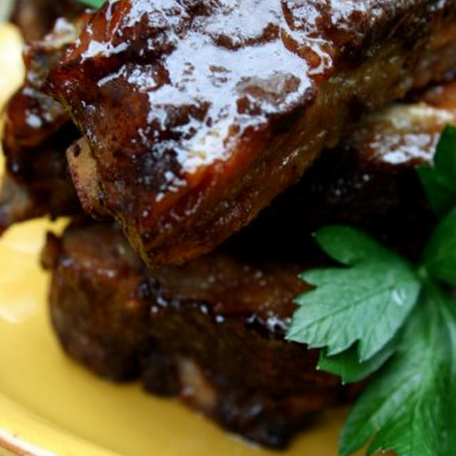 Honey-Glazed Five-Spice Ribs五香粉風味の骨付きポークリブ