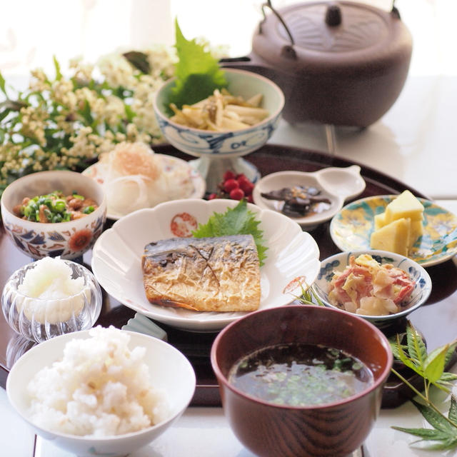 定番和食の朝ごはん　長芋レシピ