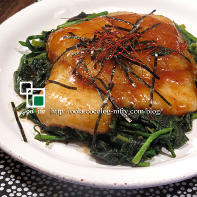 やわらか餅とほうれん草のピリ辛煮