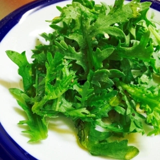 たったの1分で完成！菊菜の簡単ごま油サラダ
