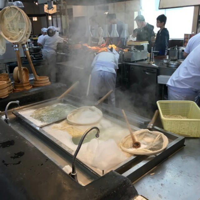 ランチは丸亀製麺へ 夕食は春キャベツたっぷり添え 豚カツ