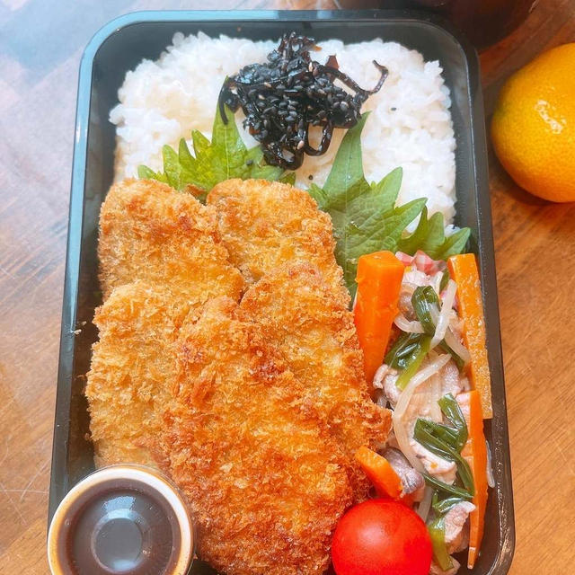 アジフライ&シチュー弁当です！！
