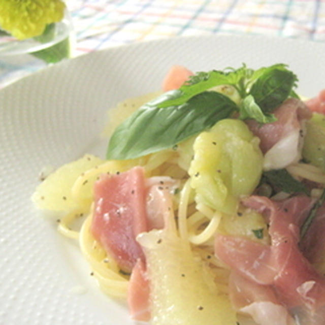 生ハムとグレープフルーツのフレツシュパスタ