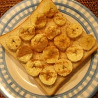 朝ごはん『シナモン香るバナナトースト』