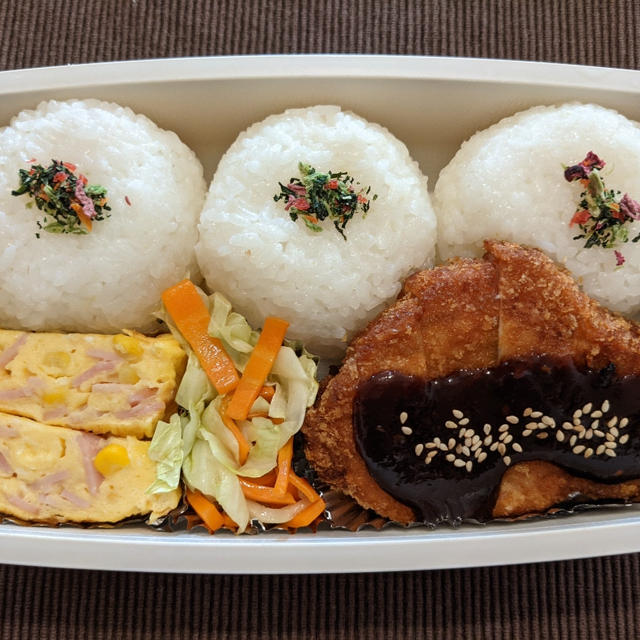 今日のお弁当　第1682号　〜みそかつ弁当〜