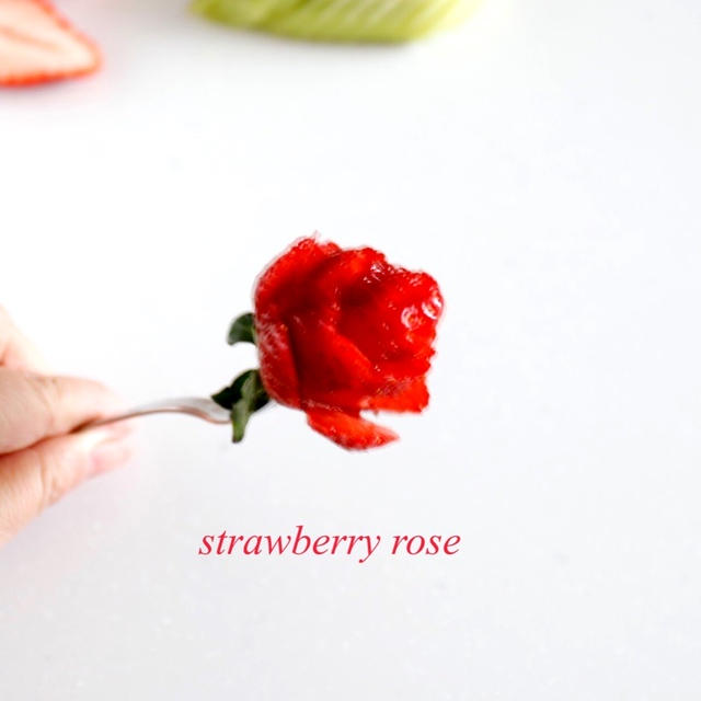 赤い 苺の 薔薇が咲く♡
