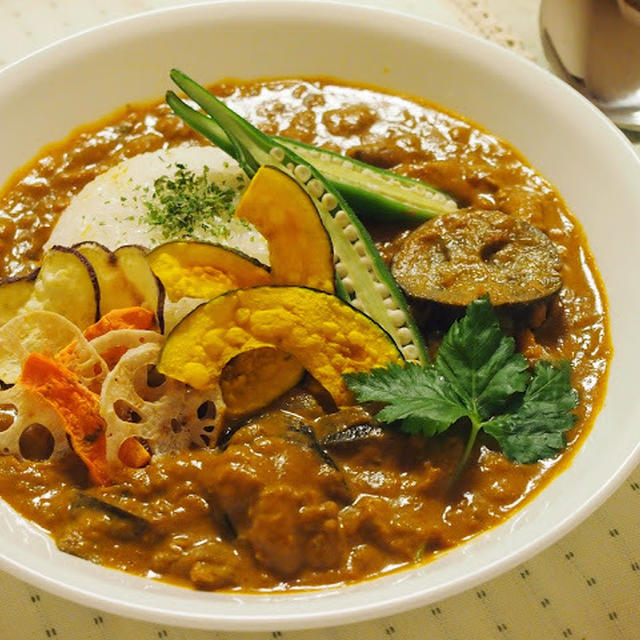 9種類の野菜とココナッツのチキンカレー