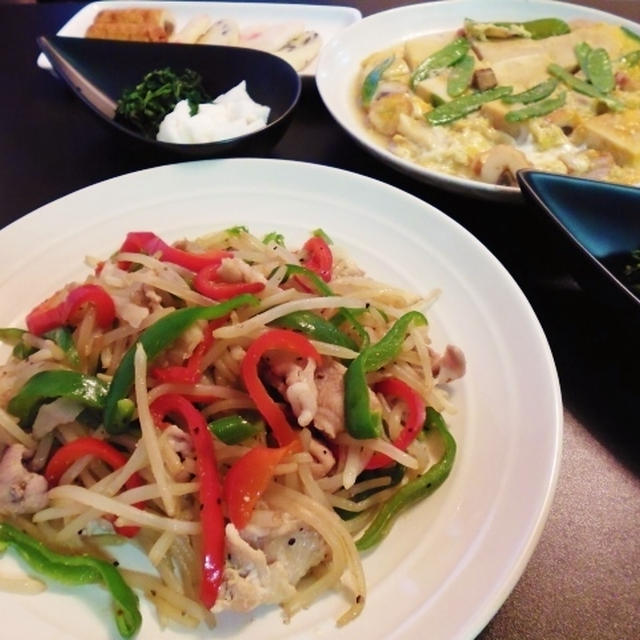 もやしとパプリカ炒めと高野豆腐の玉子とじ煮