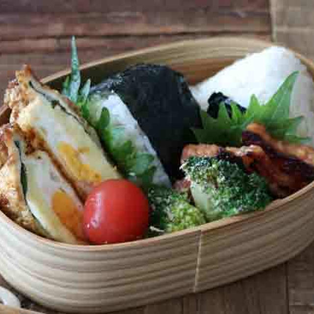 フライパンで簡単にできる！卵と油揚げのチーズ巾着照り焼き弁当