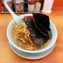 塩ピリ辛ネギラーメン背脂多めで啜る 〜穂先メンマ・黒ばら海苔・LINEクーポン薬味ネギ・山岡家〜