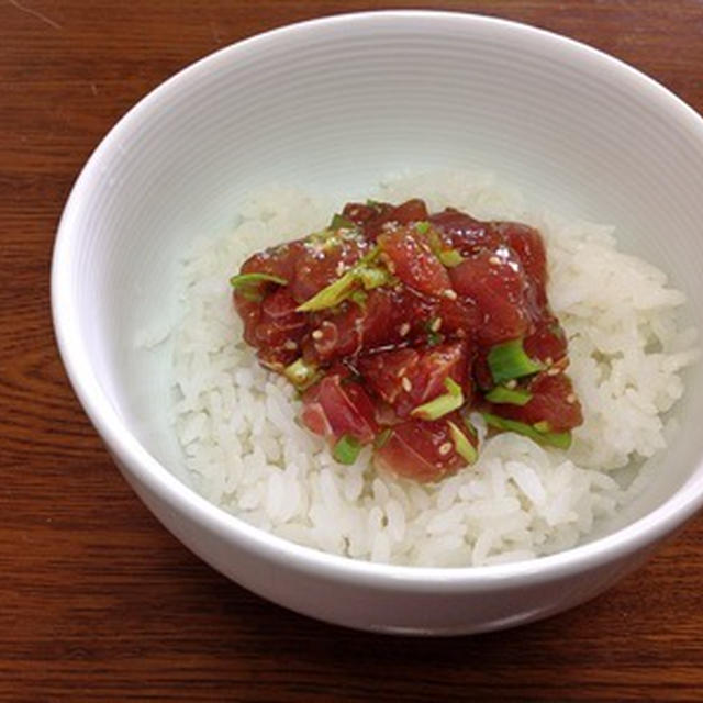 お昼になんちゃって韓国風な「漬けマグロ丼」