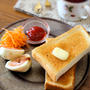 はい、今朝も旗持ち当番です　朝ごはん