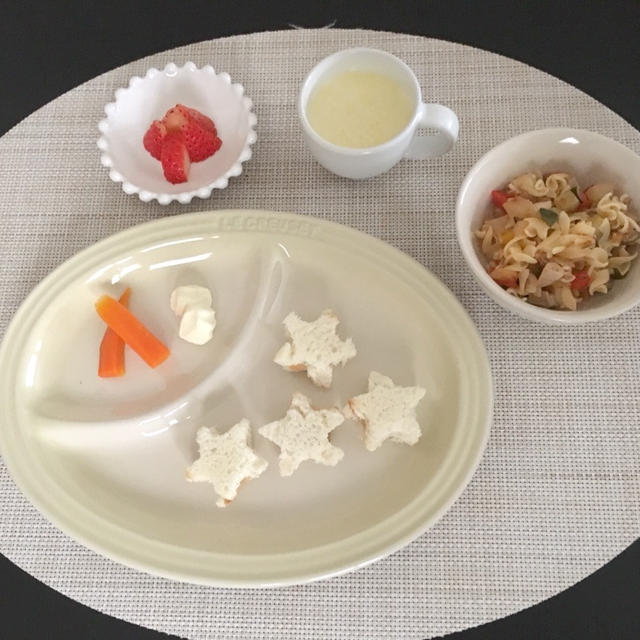 【離乳食完了期】トマト煮込みのマカロニ&バナナきな粉サンド