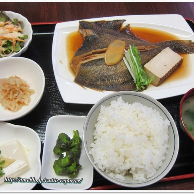 ランチ780円（ドリンク付き）カウンターだけの隠れ家「久三」