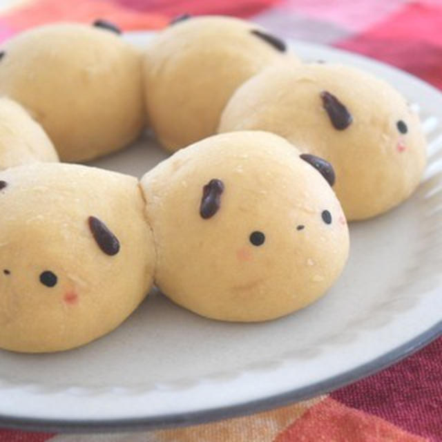 1時間で完成♪黒糖わんこの型なしちぎりパン #レンジ発酵 #犬パン