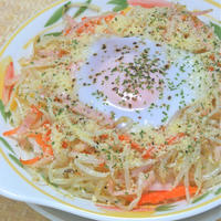 レンジで簡単〜夏ランチ！アジアンもやしナムルの巣ごもり卵ごはん。