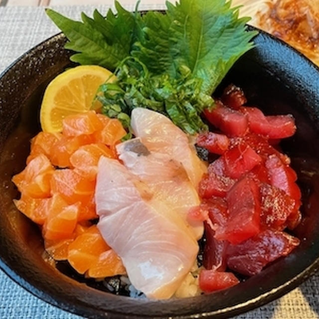 海鮮三色丼＆蕪の湯もみづけ