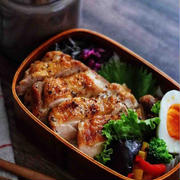 魔法のスパイスで激うま！【スパイスチキンソテー弁当】と、オレンジフロート