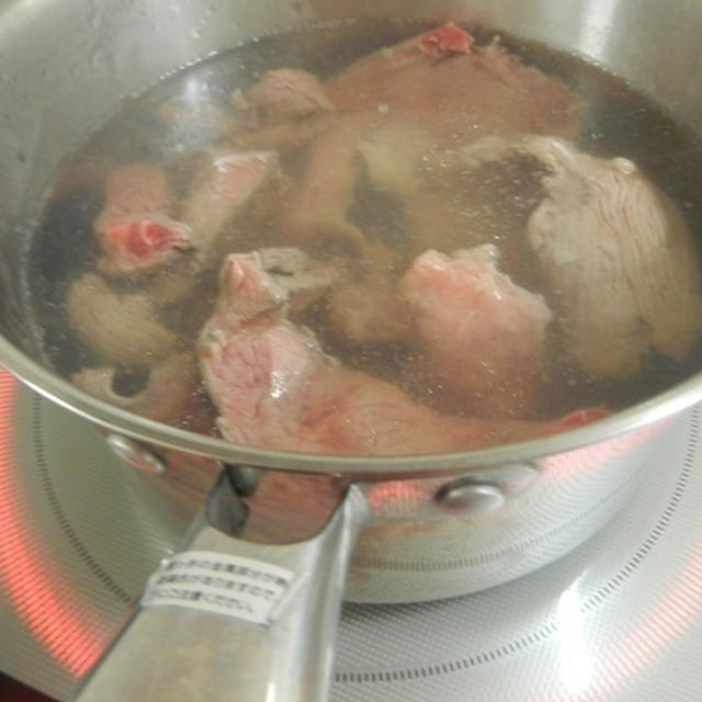 おでん・・今回は牛すじが主役・・・