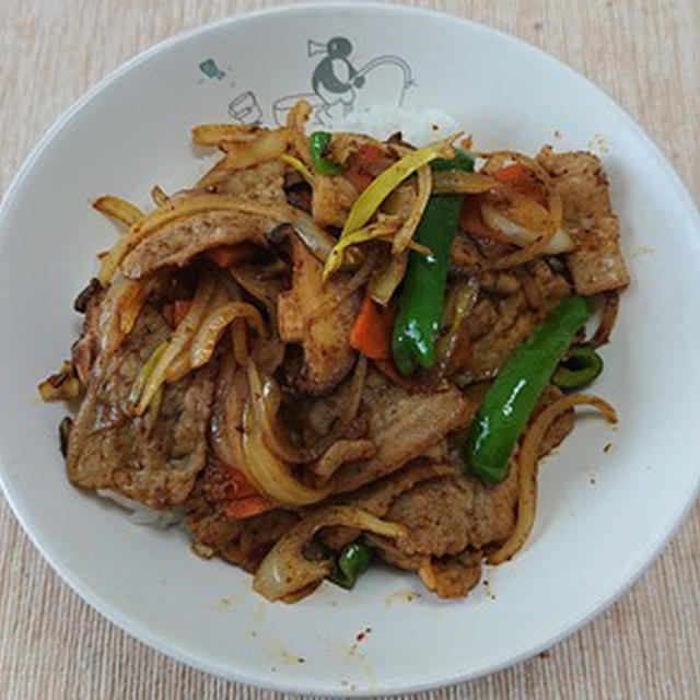 豚肉と野菜のカレー炒め丼