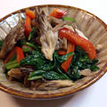 舞茸とほうれん草の醤油糀炒め