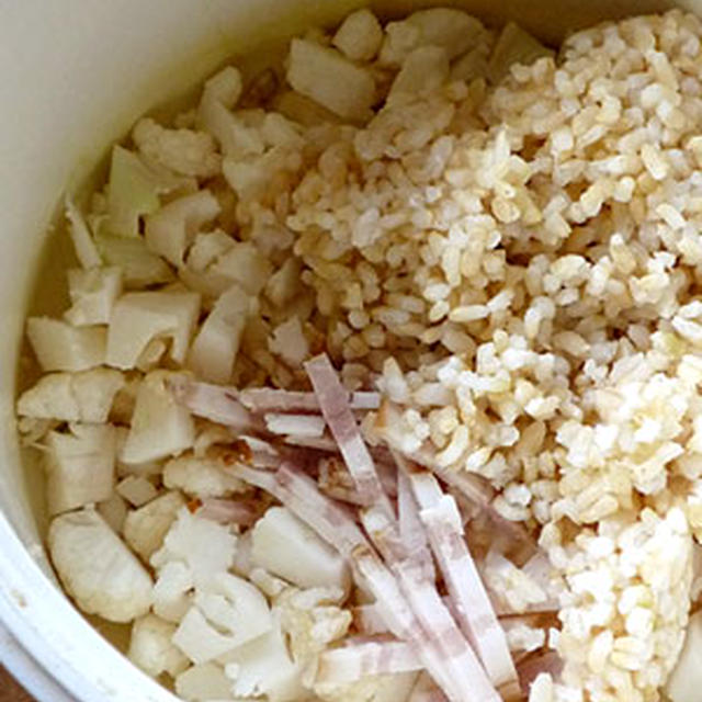 レンジで作るカリフラワー納豆玄米炒飯