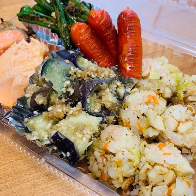 【母のご飯シリーズ】おにぎり弁当