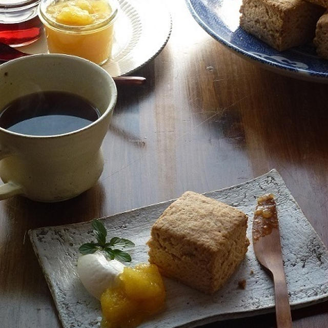 シナモンスコーン と パイナップルジャム♪