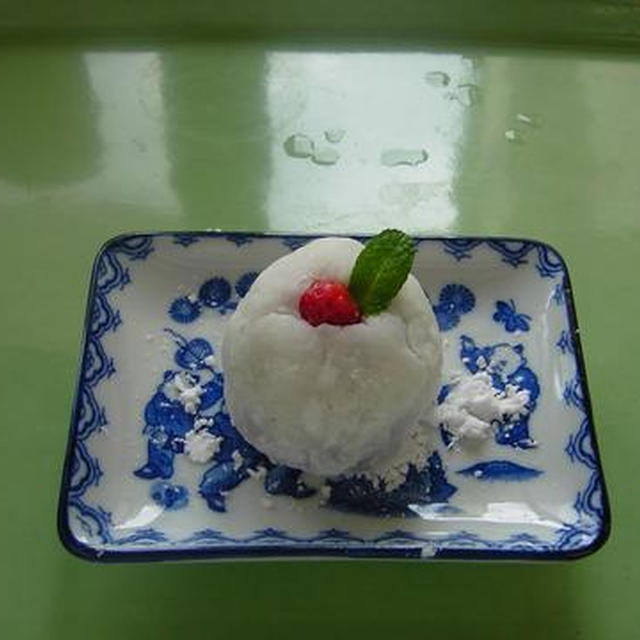 フライパンでいちご大福だよー。