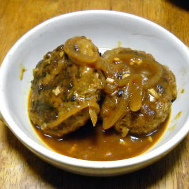 煮込みハンバーグ
