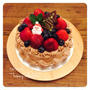 生チョコクリームのクリスマスケーキと料理。