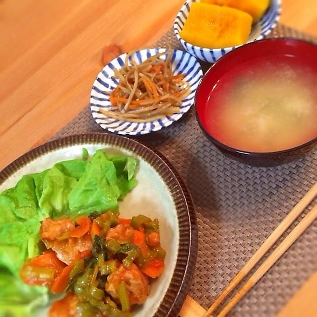 夜は鶏の甘酢ケチャップ炒めと色々！