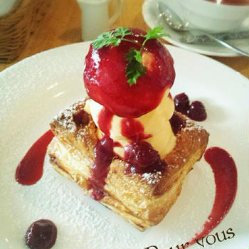 cafe pour vour♡焼きたてチェリーパイ