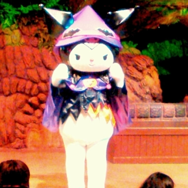 ハロウィンなサンリオピューロランドに来ています