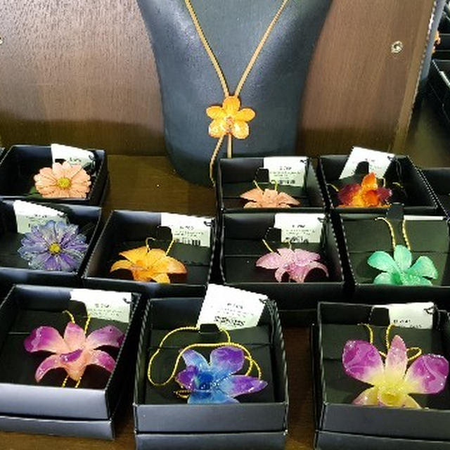 お花のアクセサリー店3選@チェンマイ/Where to Buy Accessories of "Royal Orchid Collection" in Chian Mai
