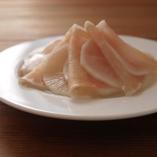 大根の甘酢漬けと生ハムのサラダ仕立て