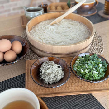 冬にぴったり　五島うどんの地獄焼き　と　ひもかわうどん