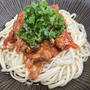 自家製トマトソースにサバ缶　ぶっかけ稲庭うどん　