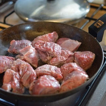 《簡単お肉のレシピ》フライパンひとつで超簡単♪ガッツリお肉の人気レシピ