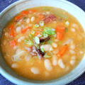 デリで人気のハムと豆スープ