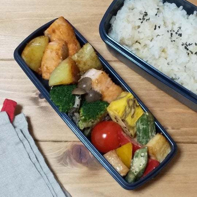 【#高校生弁当】鮭とじゃがいものカレー炒め弁当♪