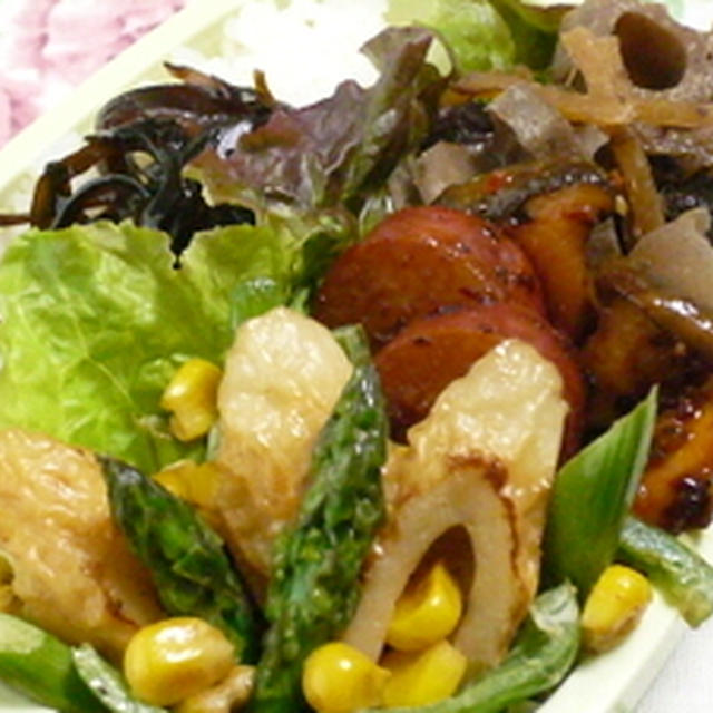 牛すじ煮込み弁当