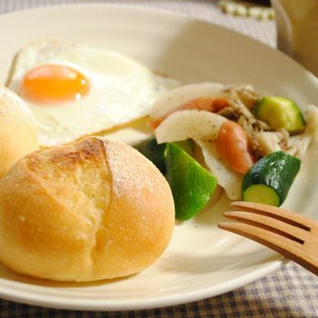 ぷちパンとズッキーニで朝ごはんプレート*