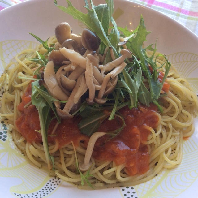 バジリコパスタのミートソースかけ＊早ゆでパスタでちゃちゃっとランチ