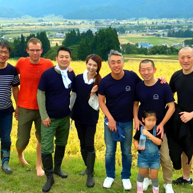 シェフ達60人で 稲刈り！料理人集団「FUUDO」と自遊人のコラボ/ 新潟 南魚沼