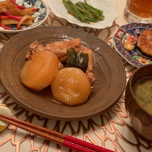 鶏手羽と大根の煮物✨でお家ごはん✨