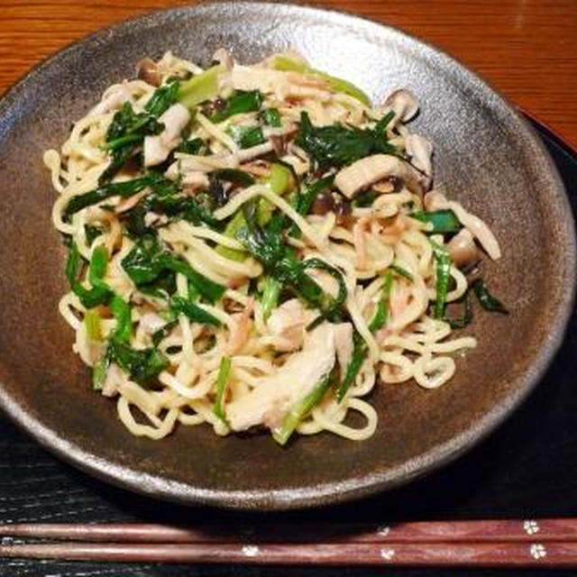 お昼ごはん・ニラエビそば