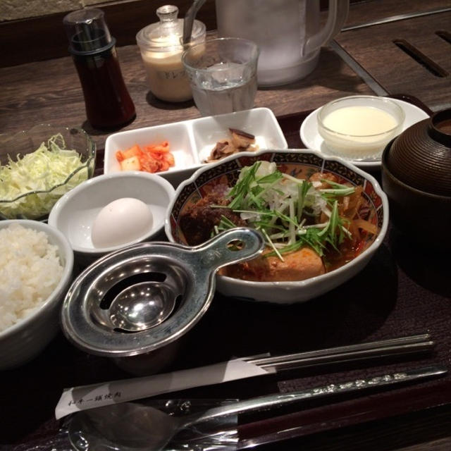 肉食女子は和牛肉飯御膳」を別盛で