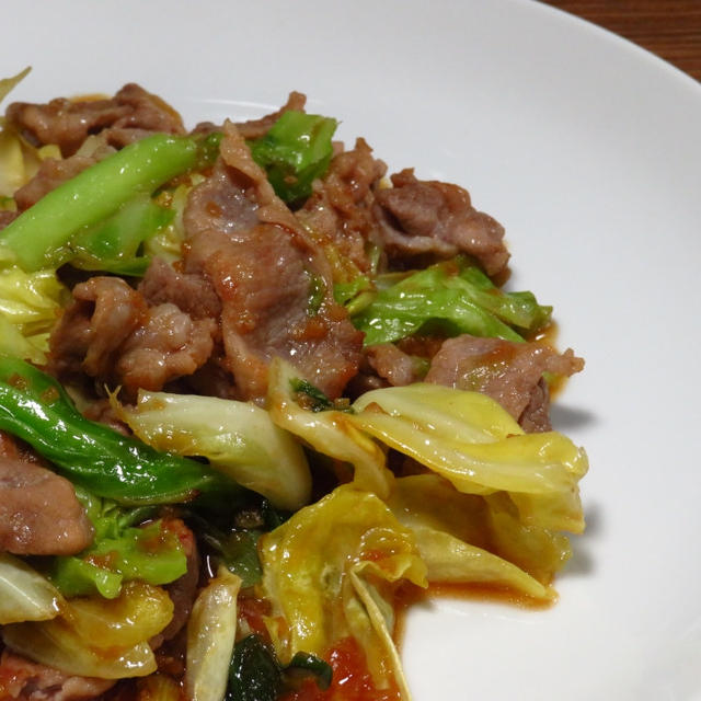 しょうゆ麹で味つけした肉野菜炒めに幸せを噛みしめた、三連休の最終日。