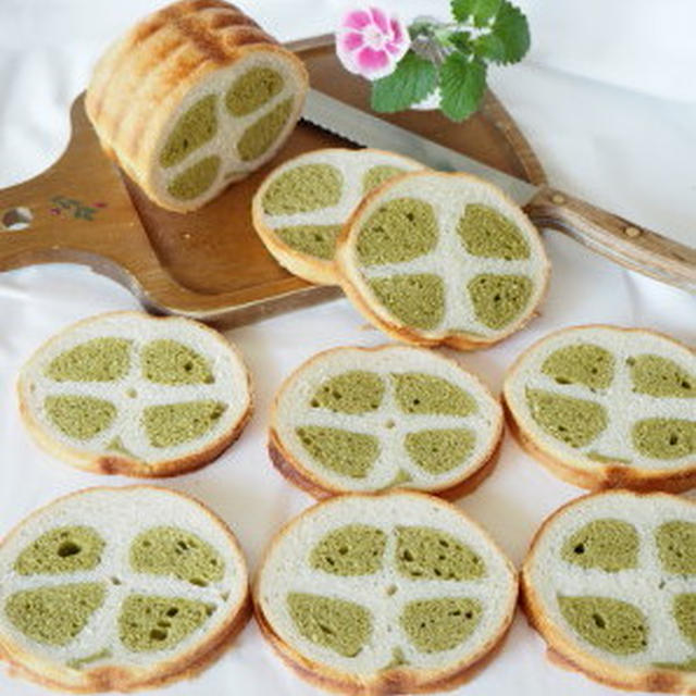 5月のパンメニュー（四つ葉のクローバー）。。。